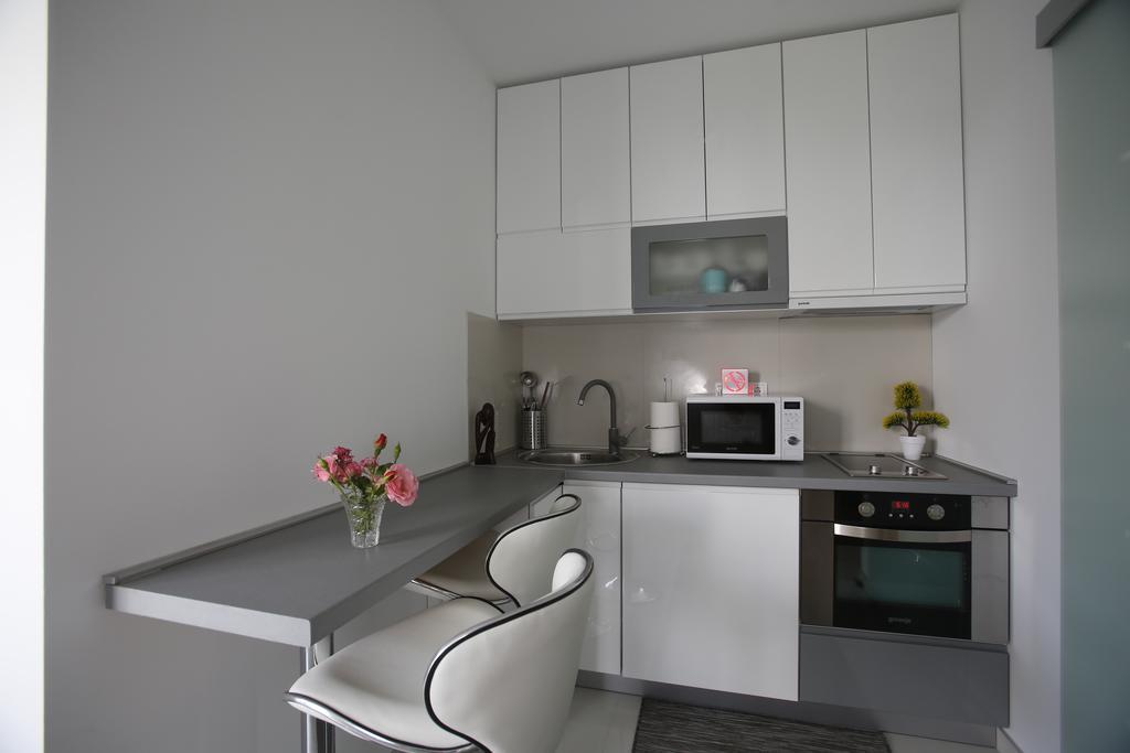 Studio-Apartment Val - Luxury Massage Chair - Private Spa- Hot Tub, Infrared Sauna, , Parking With Video Surveillance, Entry With Pin 0 - 24H, Free Cancellation 24 Hours Before Check In Slavonski Brod Dış mekan fotoğraf